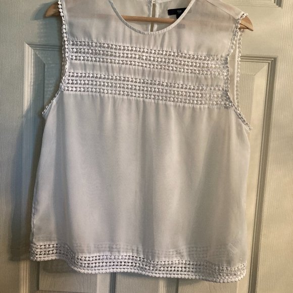 Sheer with Lace Sleeveless Gap Top - EUC - Picture 2 of 7
